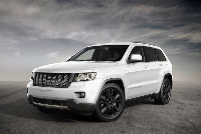 NHTSA probes 2012 Jeep Grand Cherokee ceiling fires